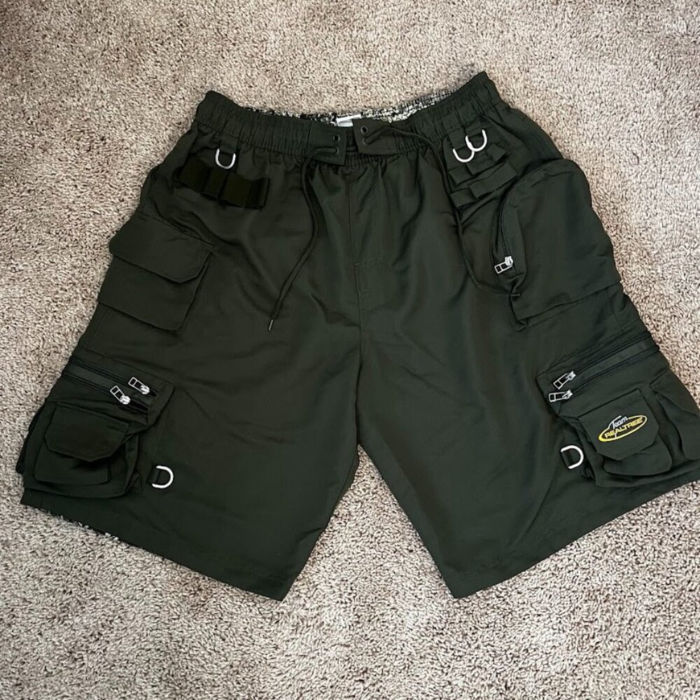 Team REALTREE 7 D-Rings 12 Pockets 10 Cartridge Slots Shorts Size L